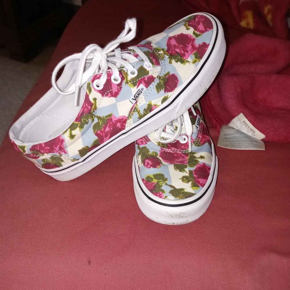 Rose Vans - Picture 2 of 4